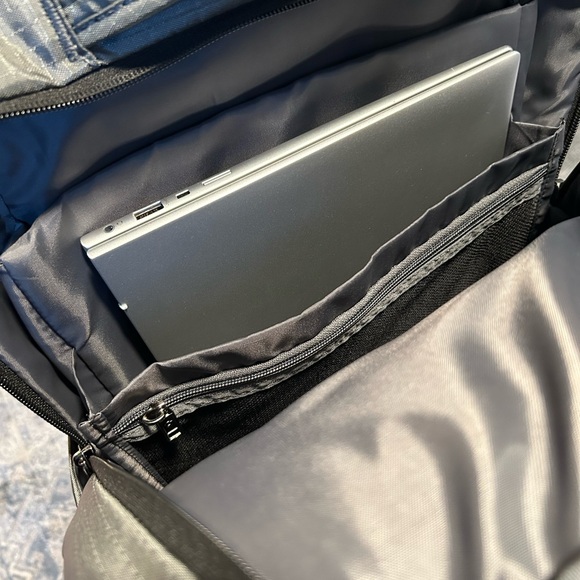 Metallic gray Samsonite backpack. - Picture 8 of 10